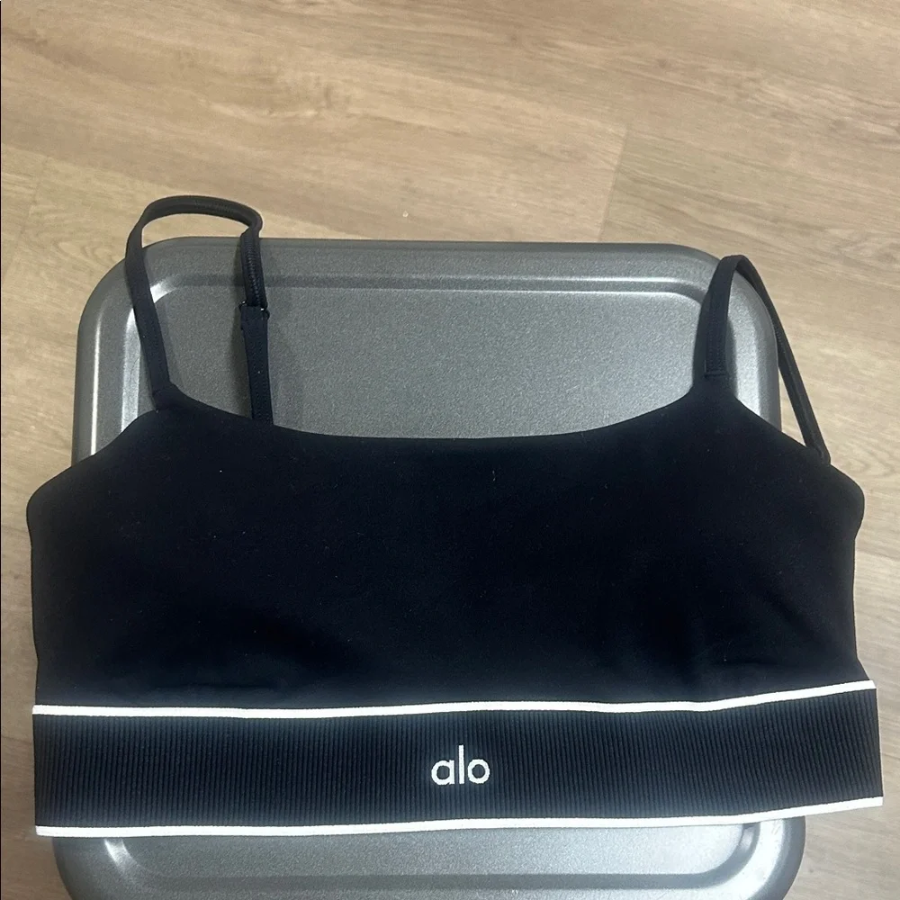 ALO Yoga Black & White Ribbed Band Bralette